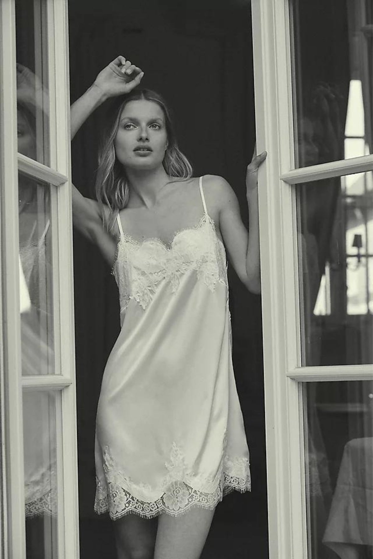 SATIN LACE SLIP WHITE HOMEBODII